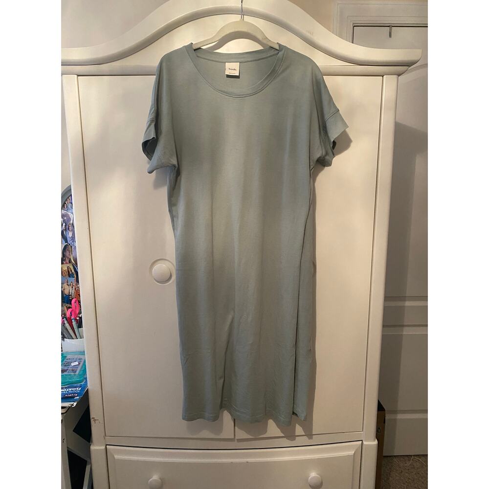 Boob Nursing T shirt Dress Size Medium Pale Green